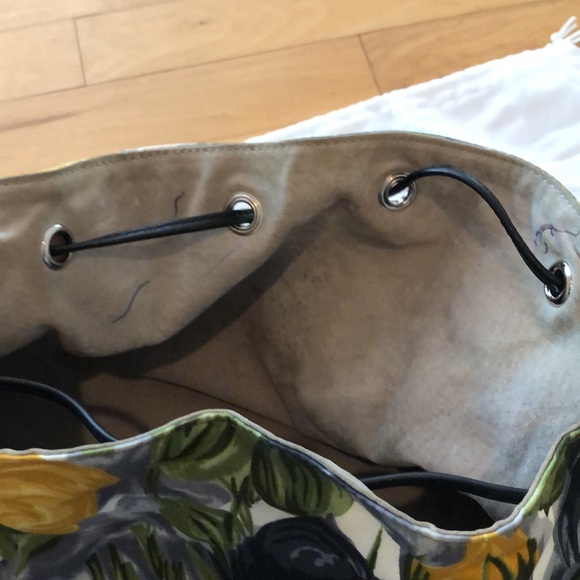 Beautiful Kate Spade bag flower pattern - Picture 10 of 12